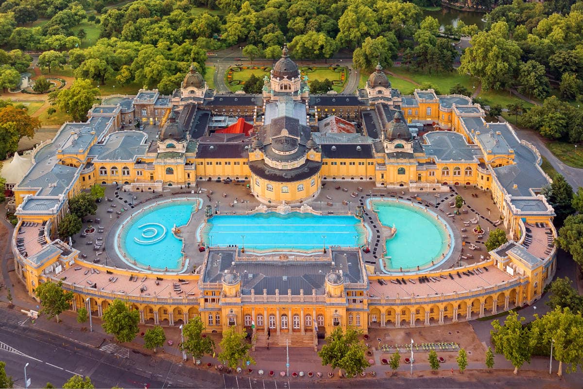 Bains szechenyi